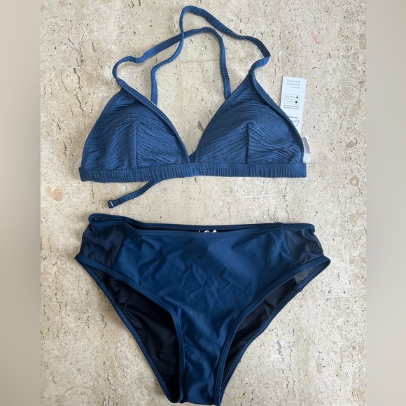 Cupshe Other - CUPSHE Bikini Set Crisscross Back Tie Blue Zebra Textured Size Medium